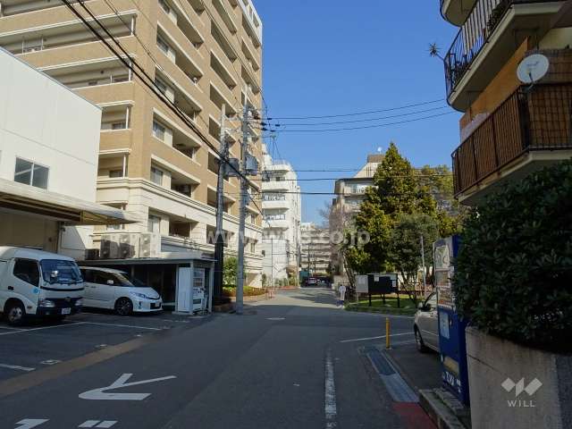 敷地東側の前面道路