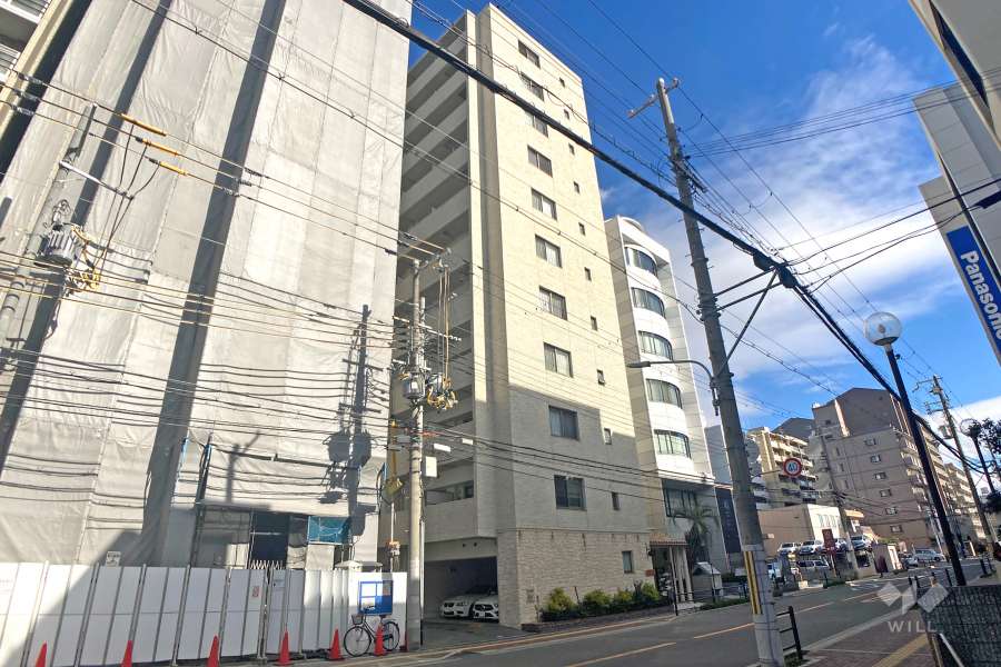 ファーストステージ江坂パークサイドの外観（南西側から）