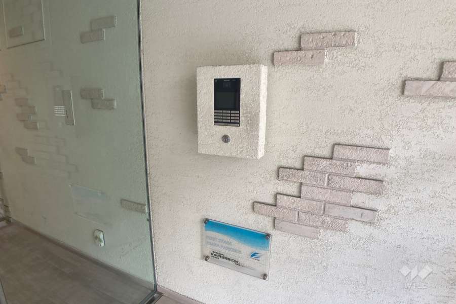 エントランスはオートロック付きです。