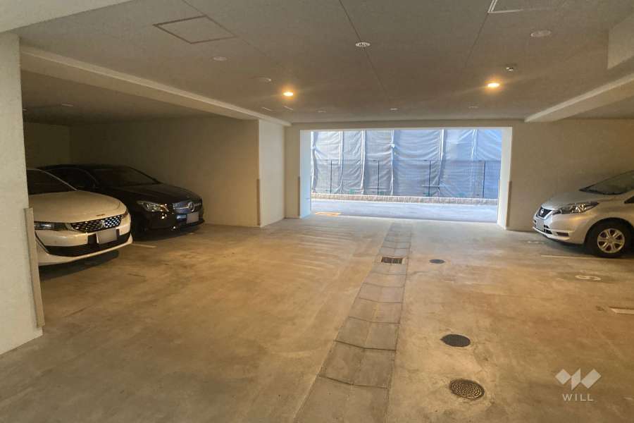 敷地内駐車場（屋外平面式）※中央