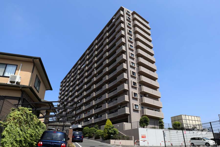 アピエス共和イーストヒルズの外観（南東側から）