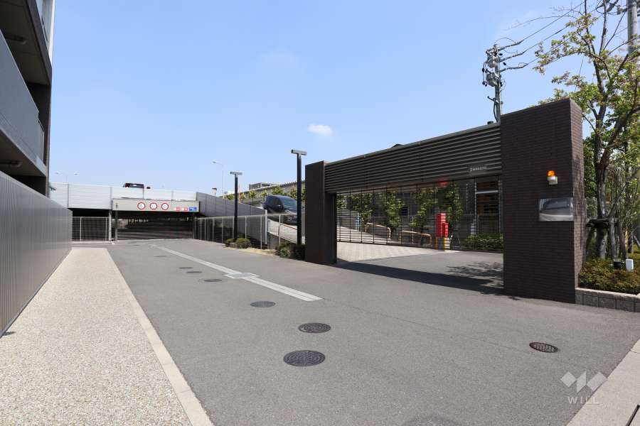 駐車場の出入り口・敷地内駐車場（自走式立体）