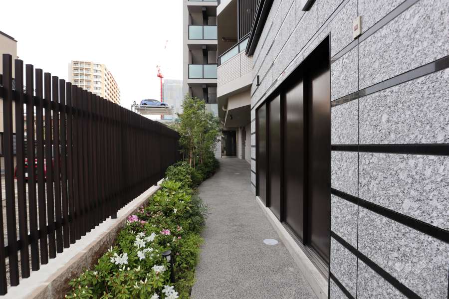 駐輪場への通路