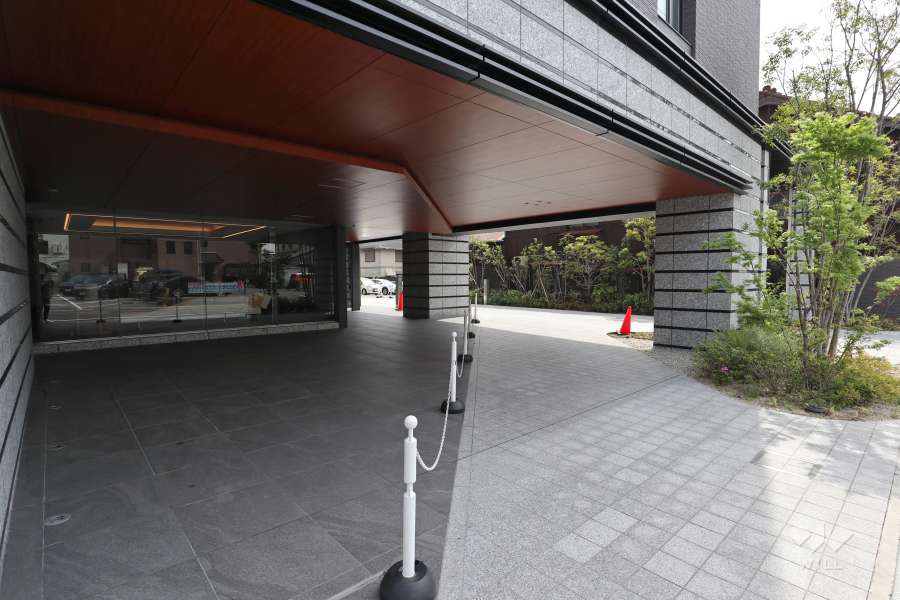 エントランス前の車寄せ