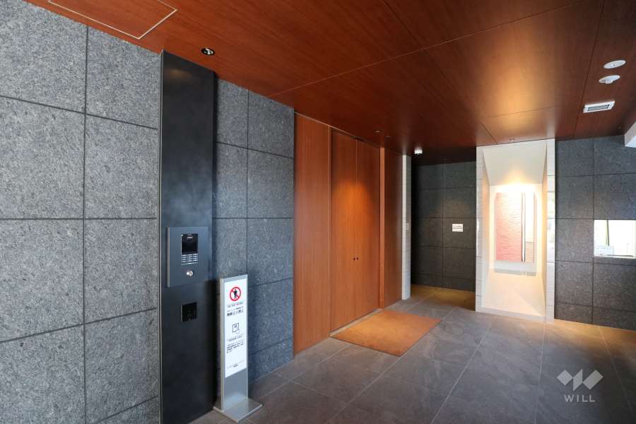 エントランスはオートロック付きです。