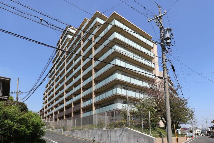 サンメゾン共和ヒルズアベニューの外観（南東側から）