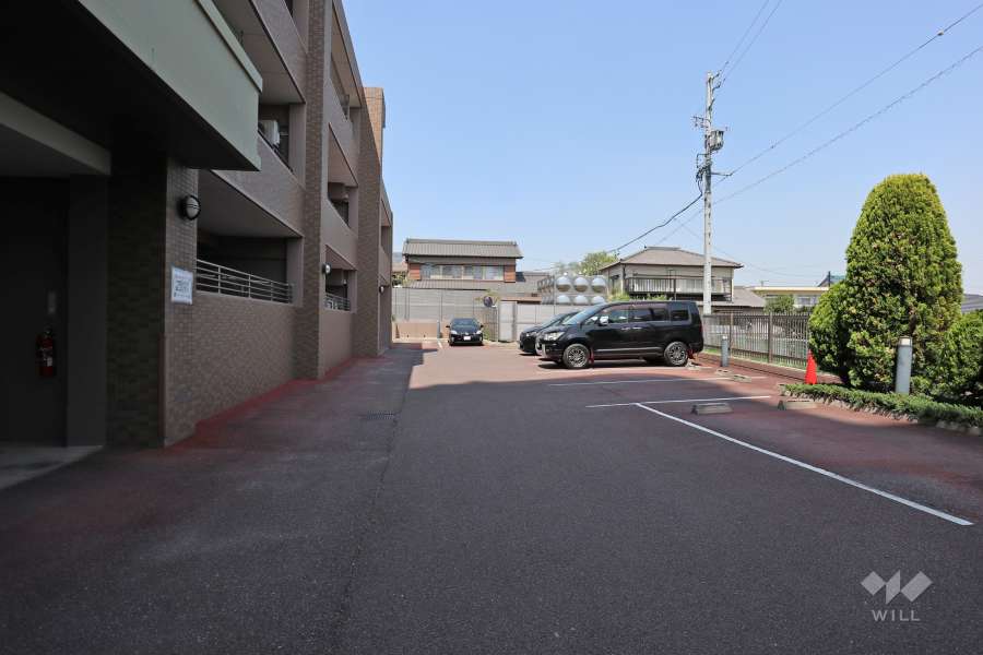 敷地内駐車場（屋外平面式）