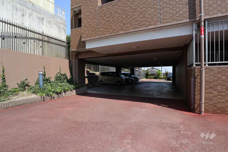 敷地内駐車場（屋内平面式、屋外平面式）