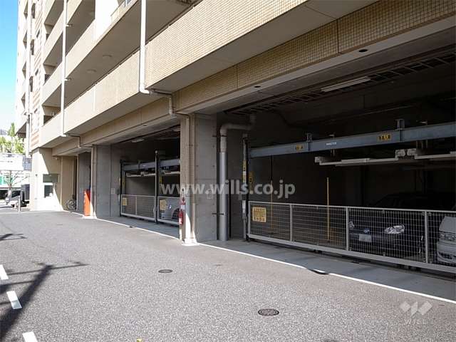 屋内にある敷地内駐車場（機械式）