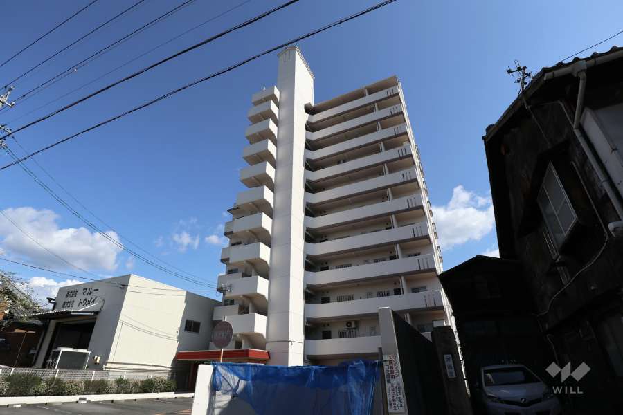 ファミール瀬戸の外観（北西側から）