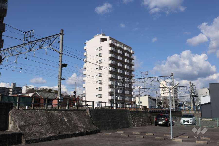 ファミール瀬戸の外観（南西側から）