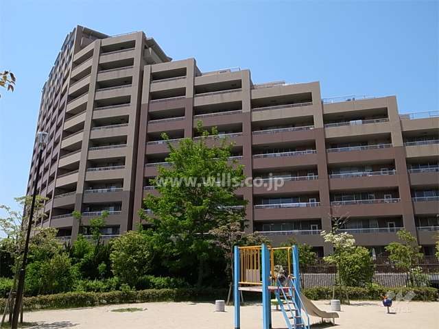 マスターズゲート吹田・片山公園の外観（東側から）