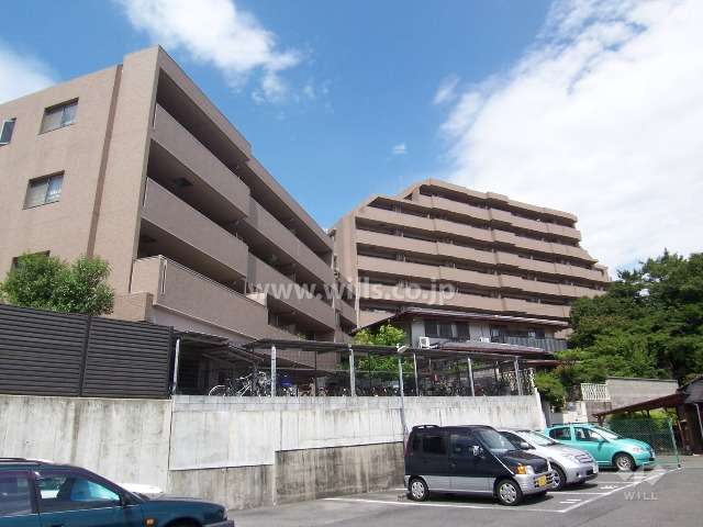 藤和吹田藤が丘ホームズの外観（南西側から）