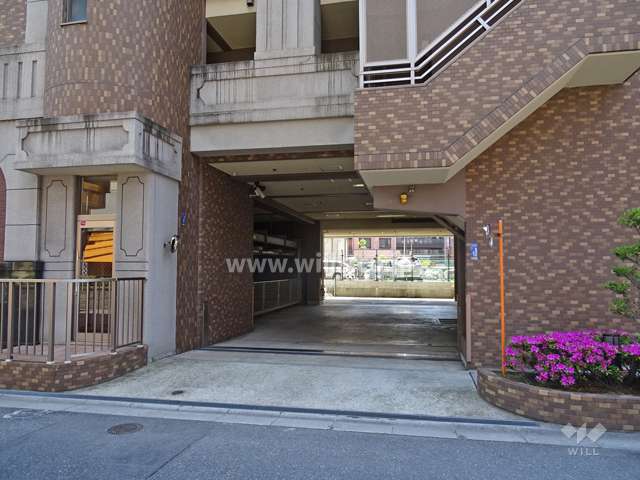 駐車場出入り口
