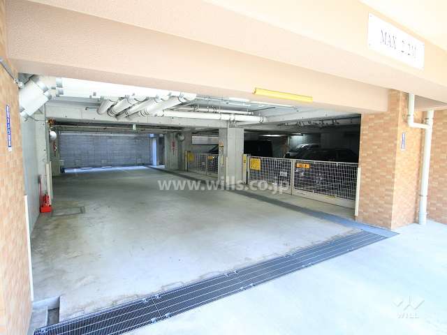 敷地内駐車場（屋内機械式）