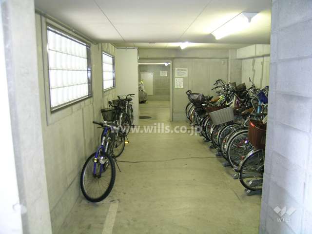 駐輪場（屋内）
