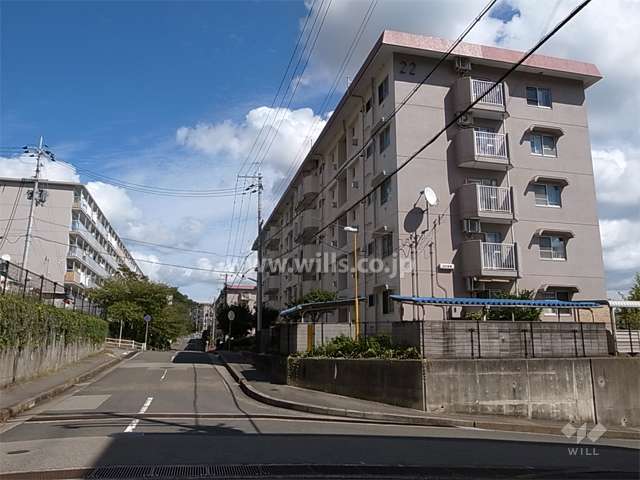 中山五月台住宅22号棟の外観（西側から）