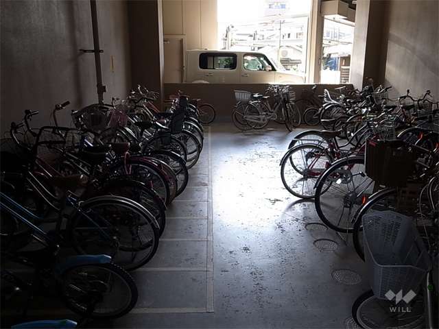 屋内にある駐輪場