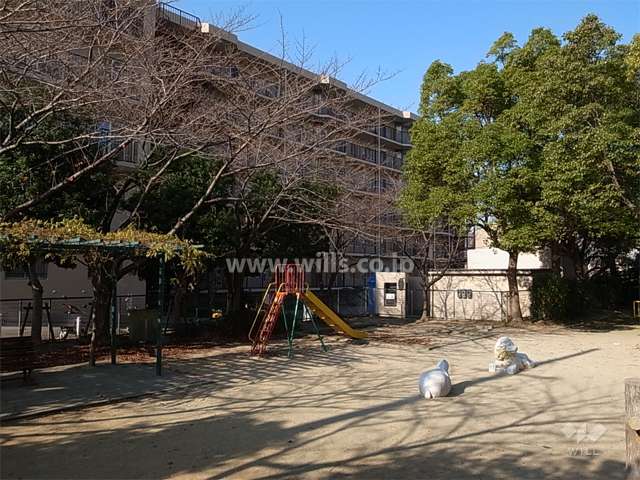 敷地の東側には隣接して「中筋第二公園」があります。