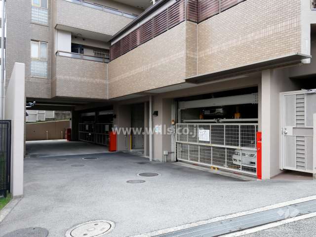 敷地内駐車場（屋内機械式）