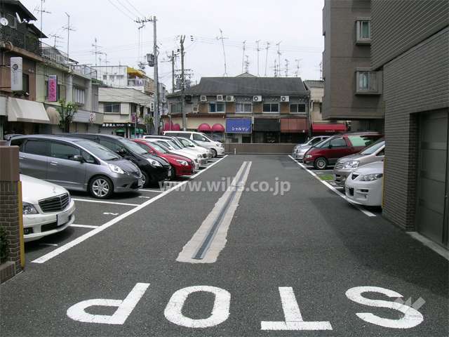 敷地内の駐車場