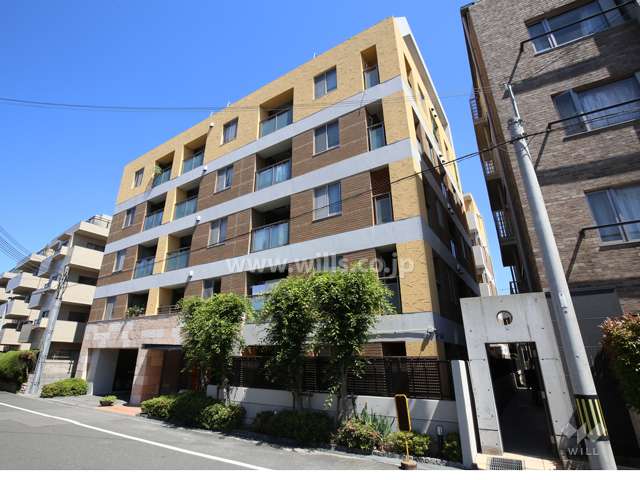 コム・グレイス豊中北桜塚の外観（南東側から）