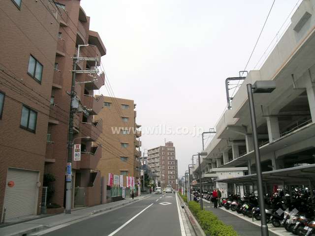 敷地の北側には阪急宝塚線が走っています。