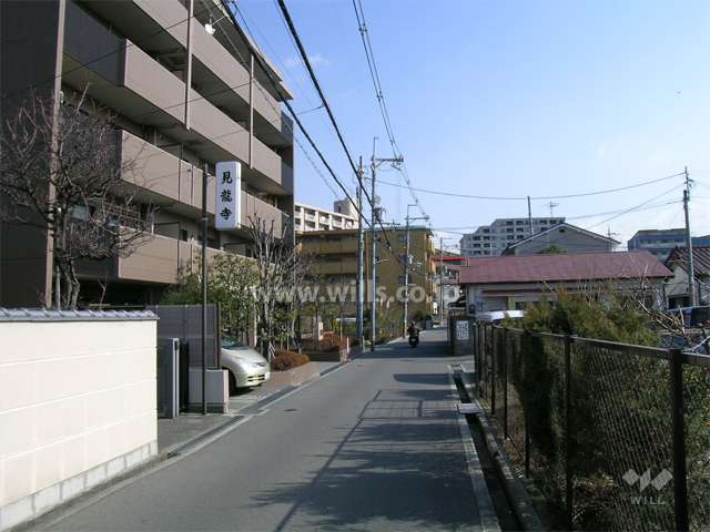 駐輪場の出入口