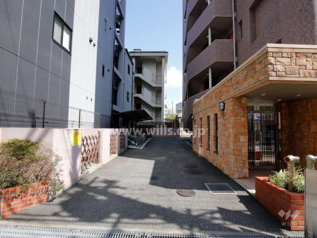 駐車場の出入り口