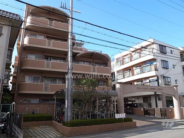 エステムコート豊中アンジェリークの外観（東側から）