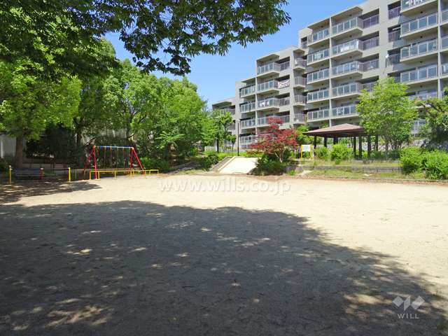 南側の千里山東公園