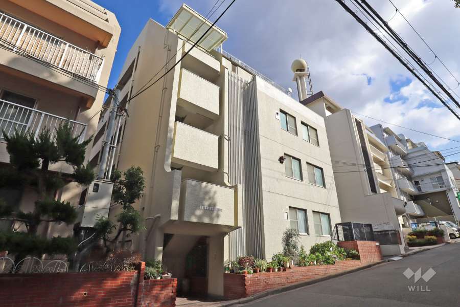 新南千里マンションの外観（南西側から）