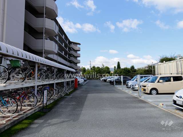 敷地内駐車場（屋外機械式と屋外平面式）