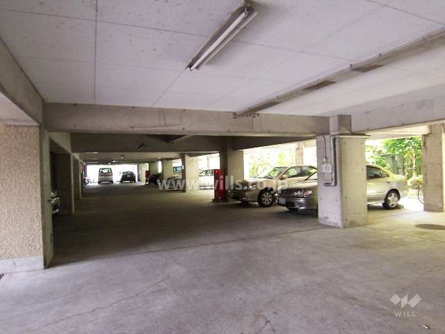 敷地内駐車場（屋内平面式）