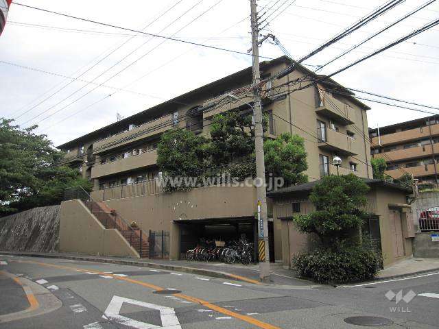 メゾン千里丘新芦屋１番館の外観(北西側から)