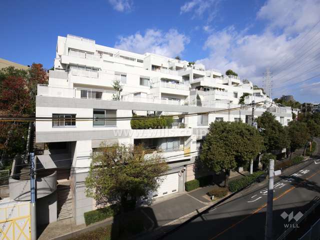 千里山ロイヤルマンション４番街G棟の外観（南側から）