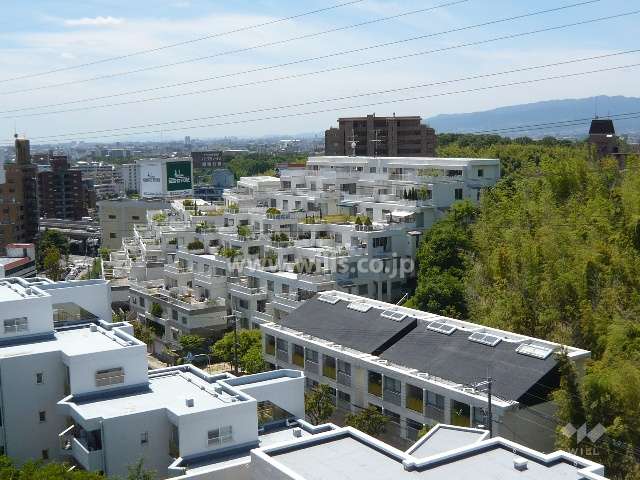 千里山ロイヤルマンション４番街G棟の遠景