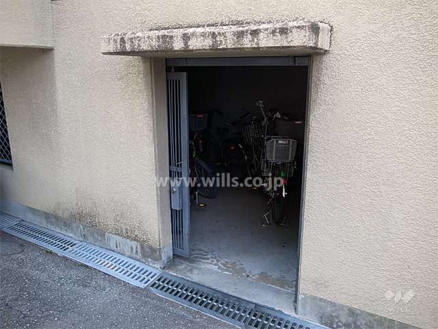 屋内にある駐輪場