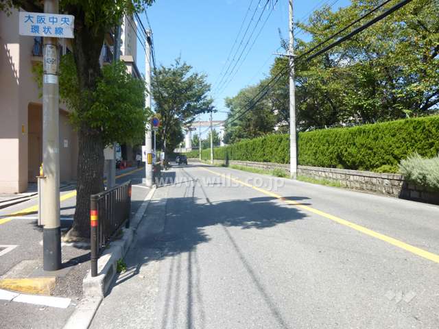 敷地北側の前面道路
