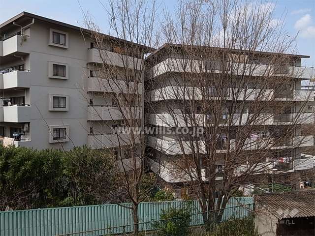 ローレルコート千里山田の外観（南東側から）