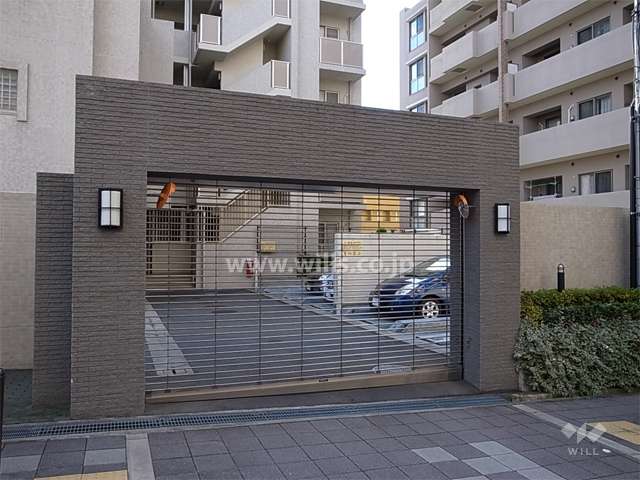 敷地内駐車場（リングシャッター付き）
