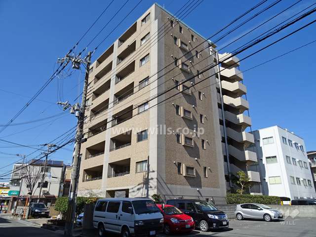 セントラル江坂EASTの外観（南東側から）