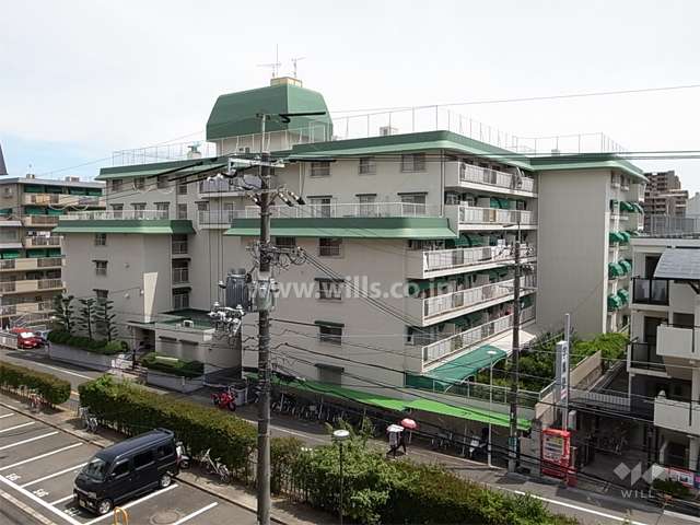 桃山台マンションの外観（北西側から）