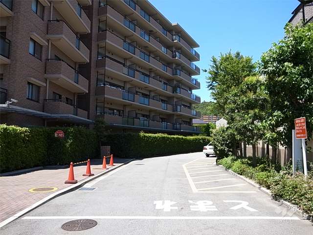 駐車場へのアプローチ