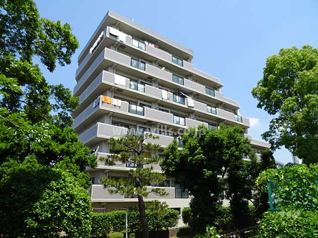 エンゼルハイム吹田東の外観（南東側から）