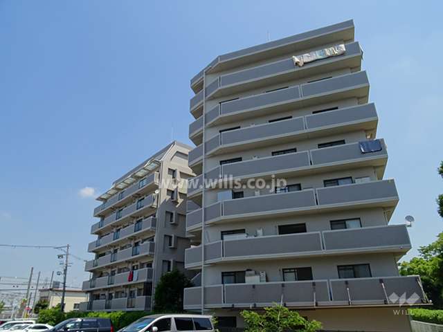 エンゼルハイム吹田東の外観（南側から）