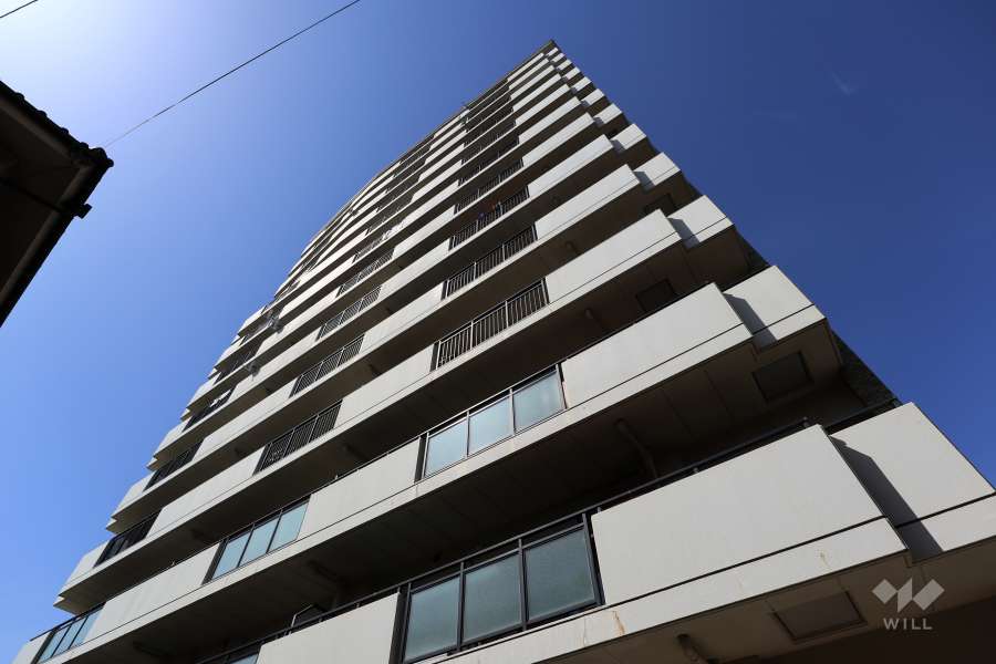 瀬戸西本町パークホームズの外観（南東側から）