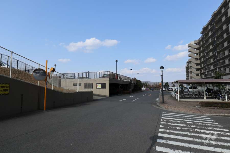 敷地内駐車場（屋外平面式、自走式立体）