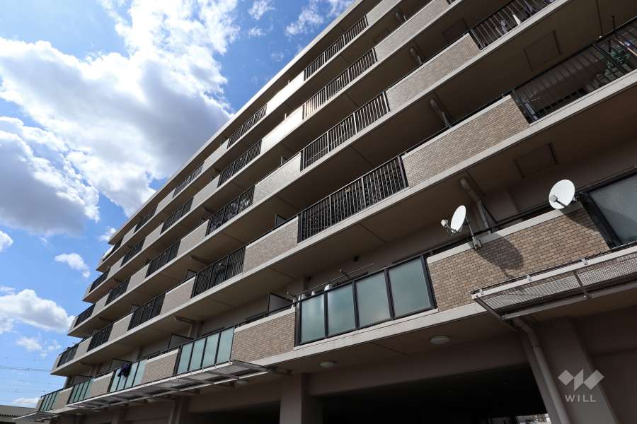 新瀬戸パークホームズの外観（南東側から）