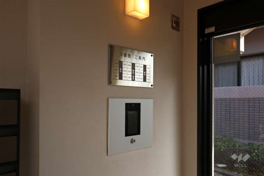 オートロックの操作盤、案内板